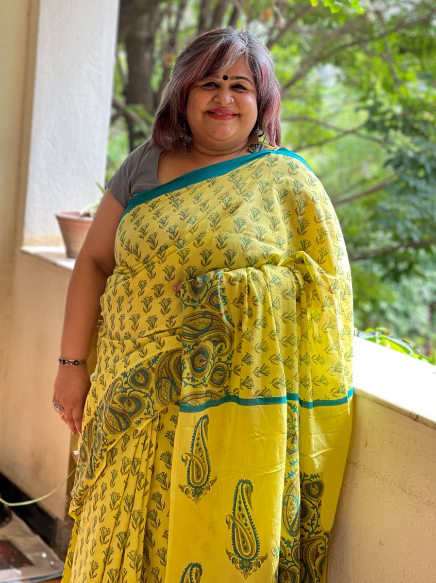 monikamanchanda's tweet photo. Block printed yellow saree for today’s #colorsofnavratri and silly joy of finding the perfect blouse in your wardrobe. Perfect for my favourite day of the week - Thursday, when weekend is in sight again 😬 https://t.co/eZV5VGEzxR