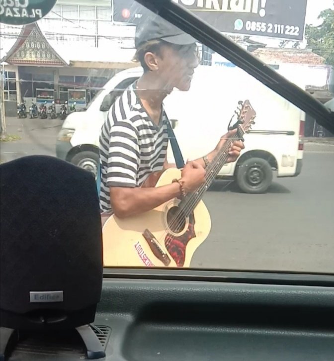 Lagi naik angkot area Turangga,liat anak muda ini lagi ngamen dgn sopan juga mendo'akan banyak sekali buat semua pengendara kendaraan motor/mobil yg ada.Bukan lagu viral nama org yg lagi hit sulit dilupakan.Tp Shalawat nabi.Tolong bantu rejekinya ya
<a href="/PRFMnews/">Radio PRFM</a> <a href="/infobdg/">BANDUNG ᮘᮔ᮪ᮓᮥᮀ</a>