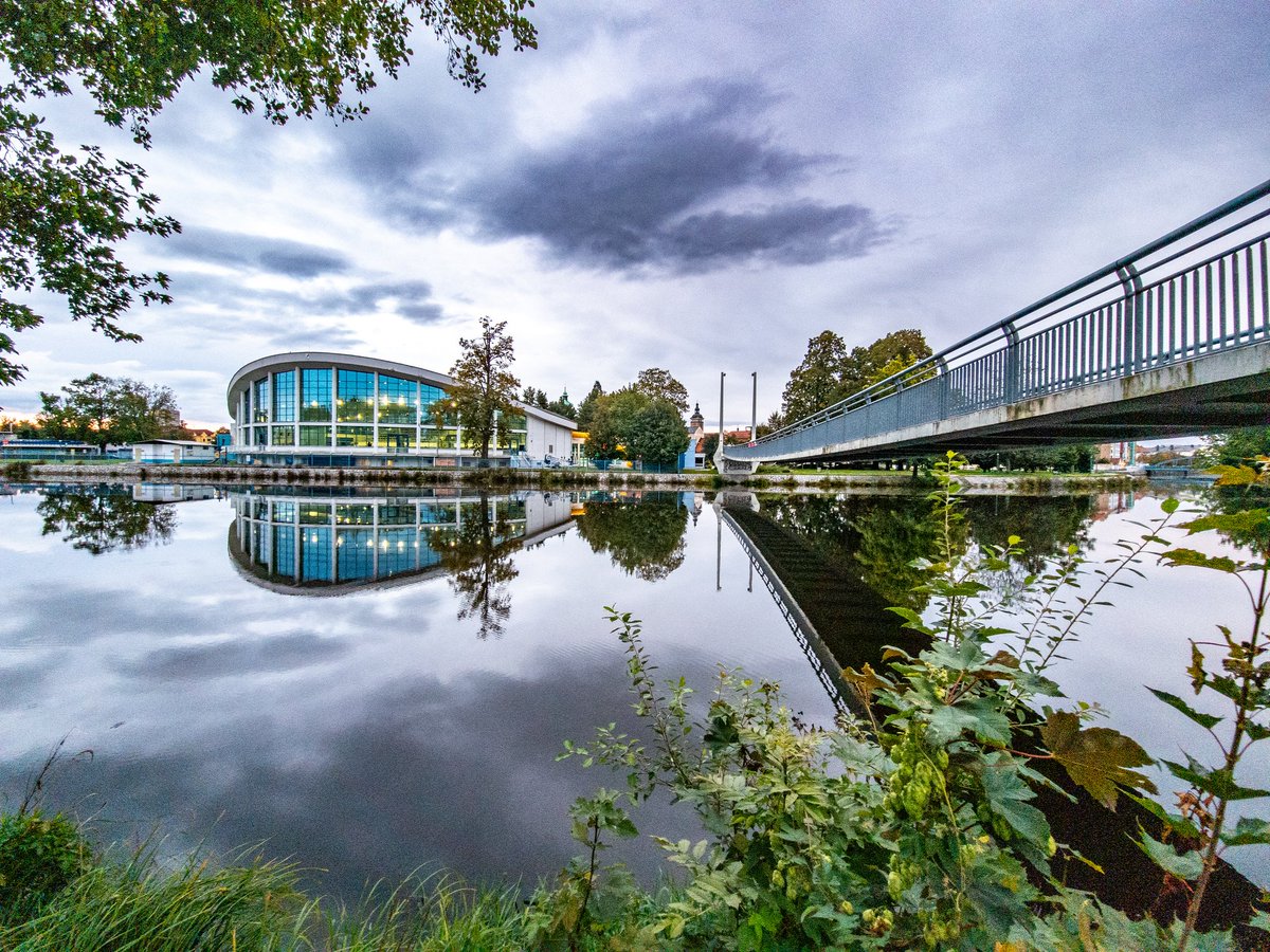 kupafoto's tweet photo. UW
#PlaveckyStadion #PlaveckyBazen #CeskeBudejovice #Budejce #swimmingpool #Architecture #bridge #Vltava #river #SokolskyOstrov #JizniCechy #SouthBohemia #cloud #Sky #autumn #mirroring
[○°] #PavelKubes #kupafoto #kupastudio #S22Ultra #September2022 https://t.co/Xe59MuAwvZ