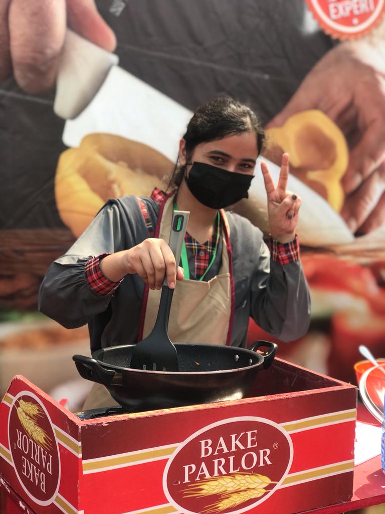 tcassktofficial's tweet photo. Pasta Cooking Competition by #BakeParlor at #TCAS https://t.co/lAQW31yaFW