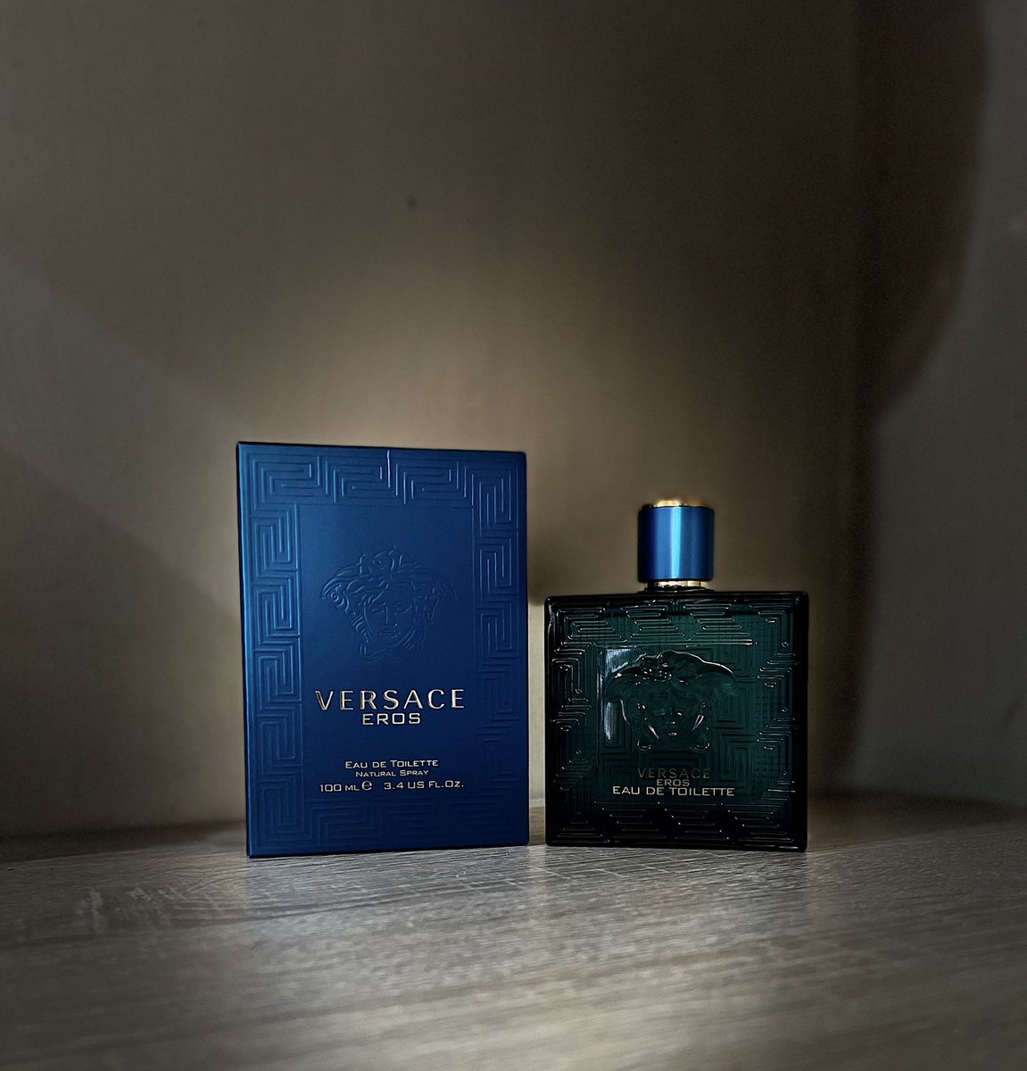 CollapseTrades's tweet photo. First pricey perfume I bought. Going for YSL Y EDP/BDC EDP/Sauvage Dior EDT next. Need to get back on trading now so I can save for my next purchase 😂 https://t.co/y5aJRKwfcM