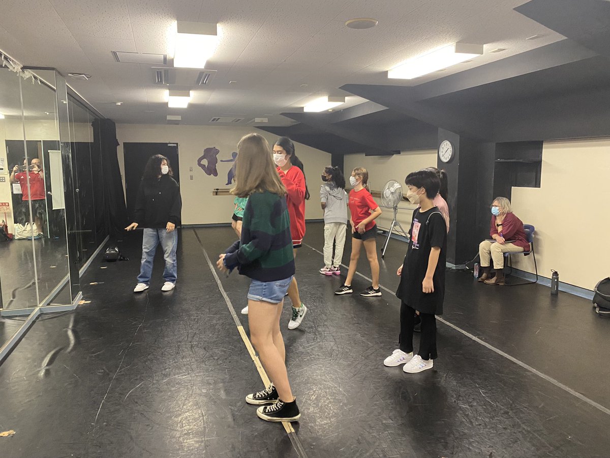a_cardon's tweet photo. First Extended Learning electives in the books! Over 40+ high school student leaders passing on their knowledge and personal interests to our MS kids who got to choose their program for the afternoon. #cainspires 🇯🇵 https://t.co/YDTeYUJ8IO