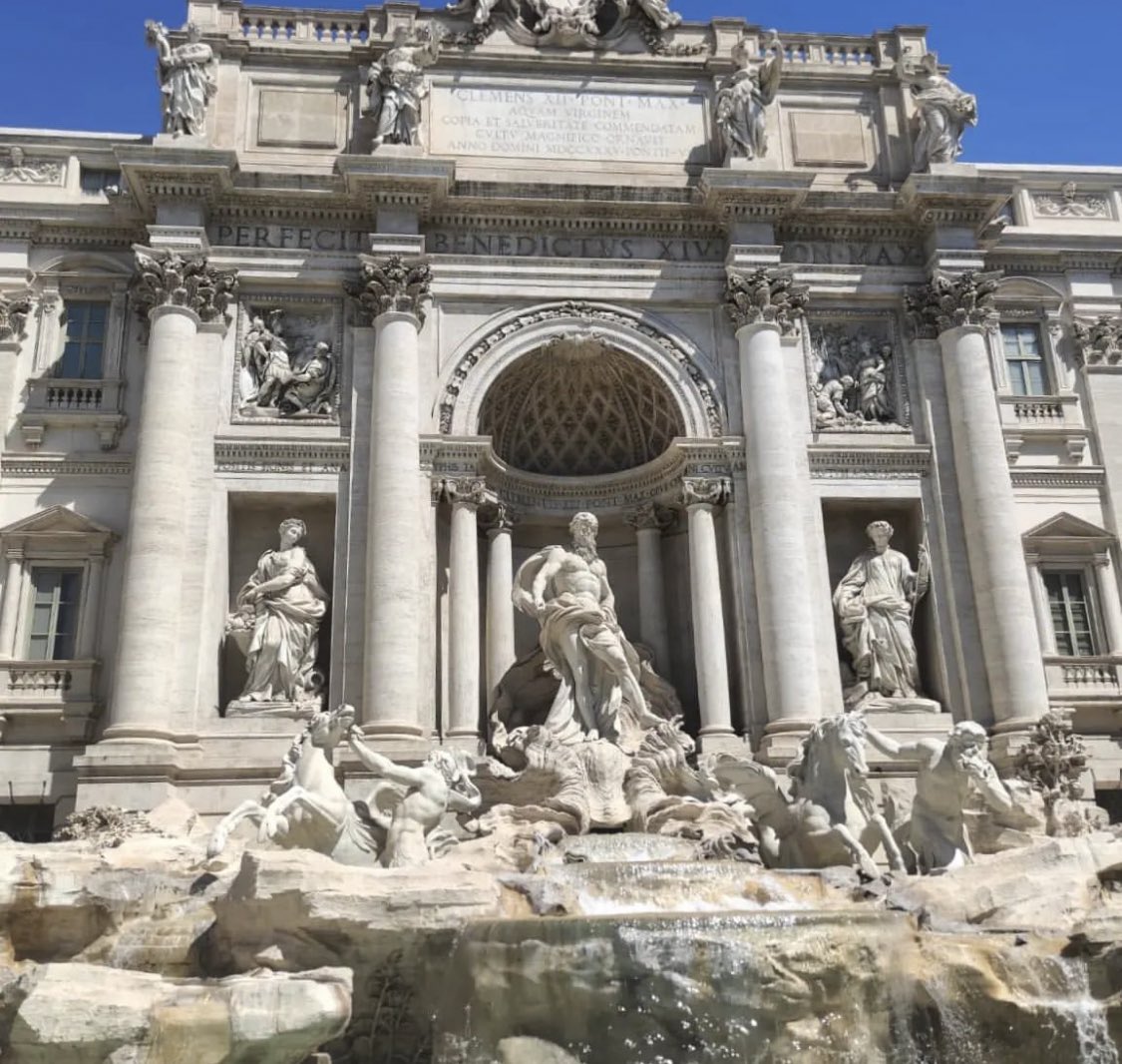 Fontana di Trevi 📌 #Rome #Roma