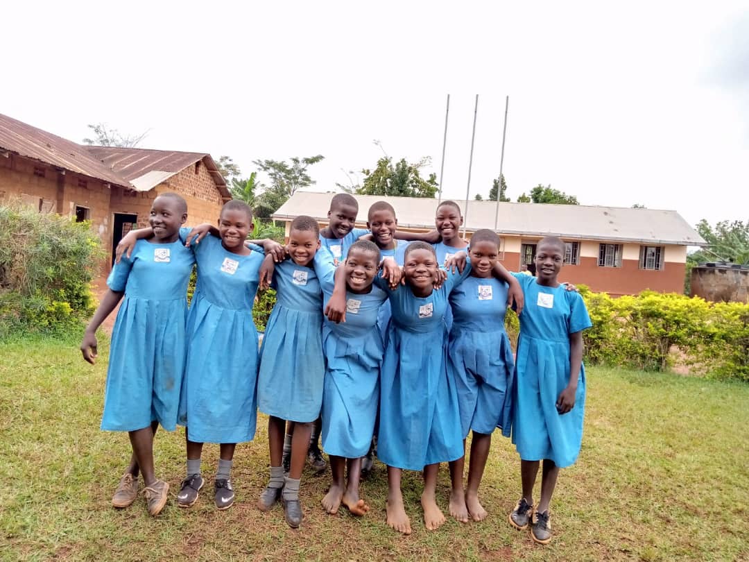 ncduganda's tweet photo. Failure to access scholastic materials deters many girls from consistently attending school.With @mundocooperante we continue to support girls at Kiyoola RC #keepinschool.@PaulHodgesTrust @whiteheadcomm @RTI_Gender @oakfnd @RaisingTeensUg1 @BarnardPhoebe @FundacaoAMI @amplifyfund https://t.co/JrIk5TyQTQ