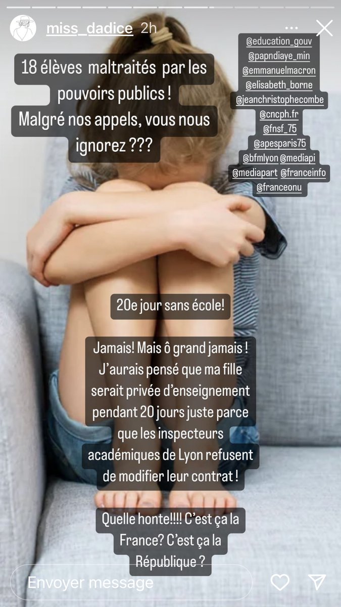 20 jours sans enseignant pour 17 élèves sourds à Lyon et tjs rien en vue <a href="/EmmanuelMacron/">Emmanuel Macron</a> <a href="/PapNdiaye/">Pap Ndiaye</a> <a href="/CNCPH_fr/">CNCPH</a> <a href="/Mediapart/">Mediapart</a> <a href="/gdarrieussecq/">Geneviève Darrieussecq</a>