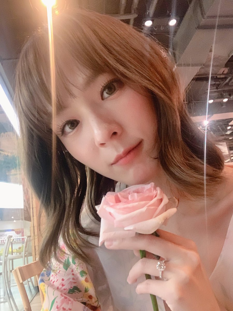 PattieUng's tweet photo. ขอบคุณพี่แดนน๊า หนูชอบมากเลยค๊า💍🥰 ตามไปดูคลิปเต็มที่ https://t.co/PGPHdPu7KP นะ https://t.co/2WkaKatqOx