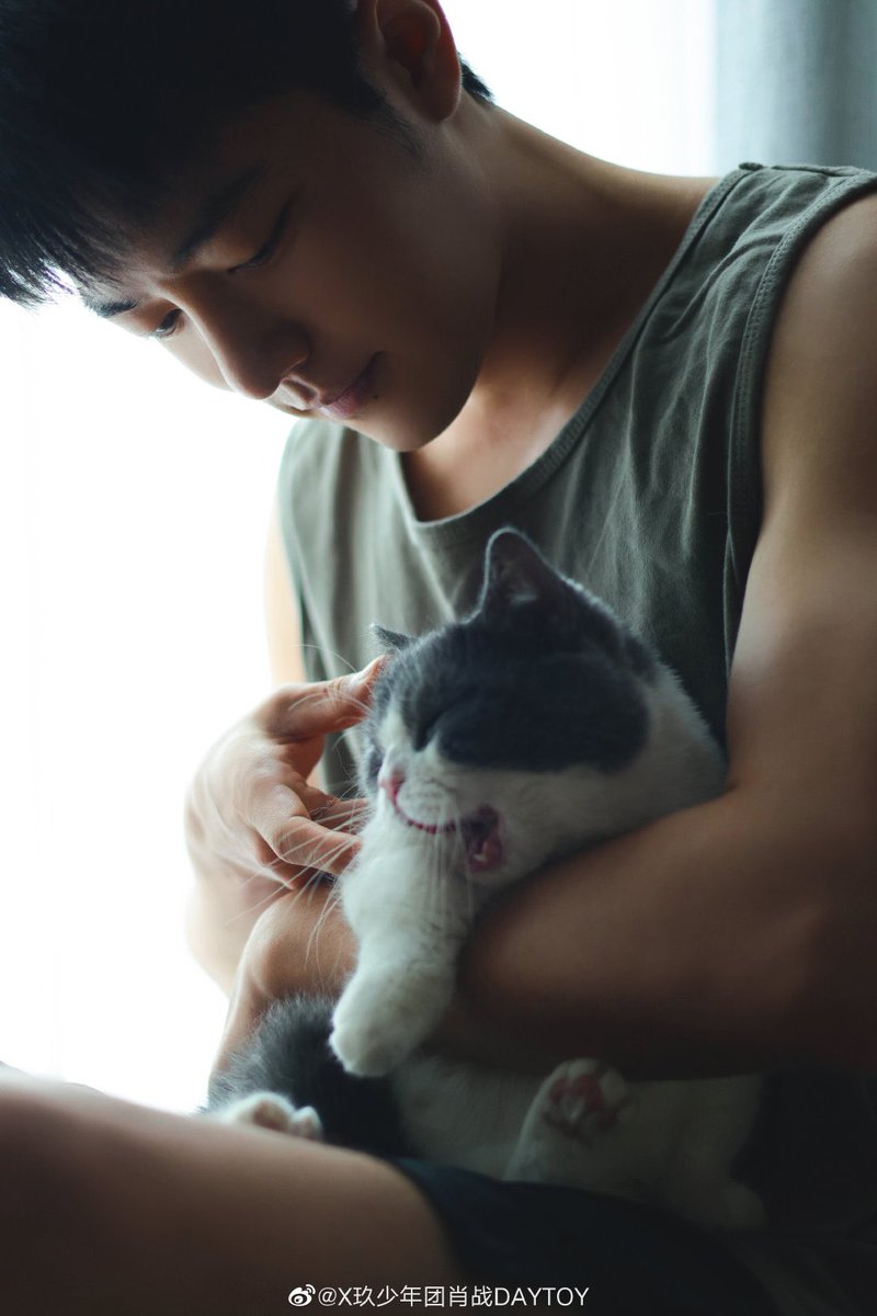 แกกกกกกกกก ฮืออออ  ตั่ววว หยิงตั่วว น่ารักมาก ใจน้วย เป็นนี่คือไห้อ๋า