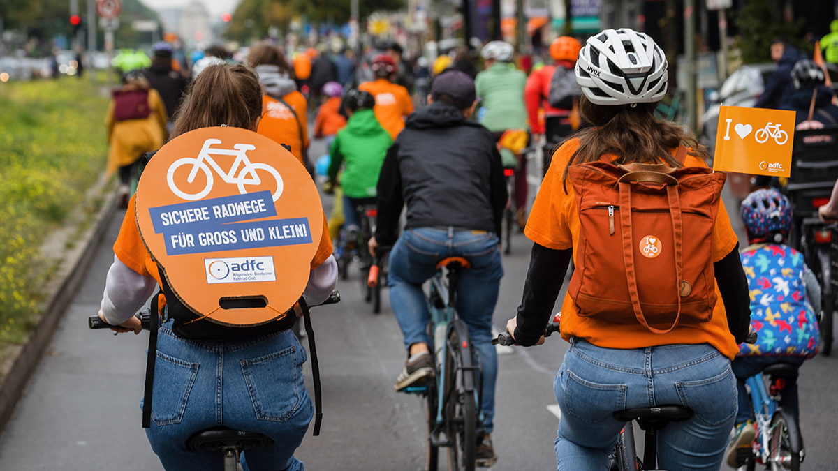 Egal ob 👧 oder 👵: Sicheres und bequemes Radfahren muss für Menschen jeden Alters möglich sein!