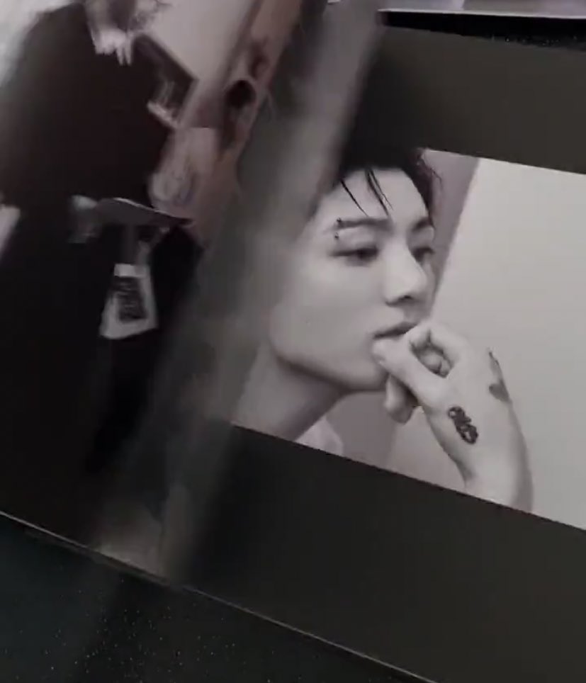 priojjk's tweet photo. SCAN PICS PLEASEEEUDUEUDUDUU https://t.co/wglWijRyR9