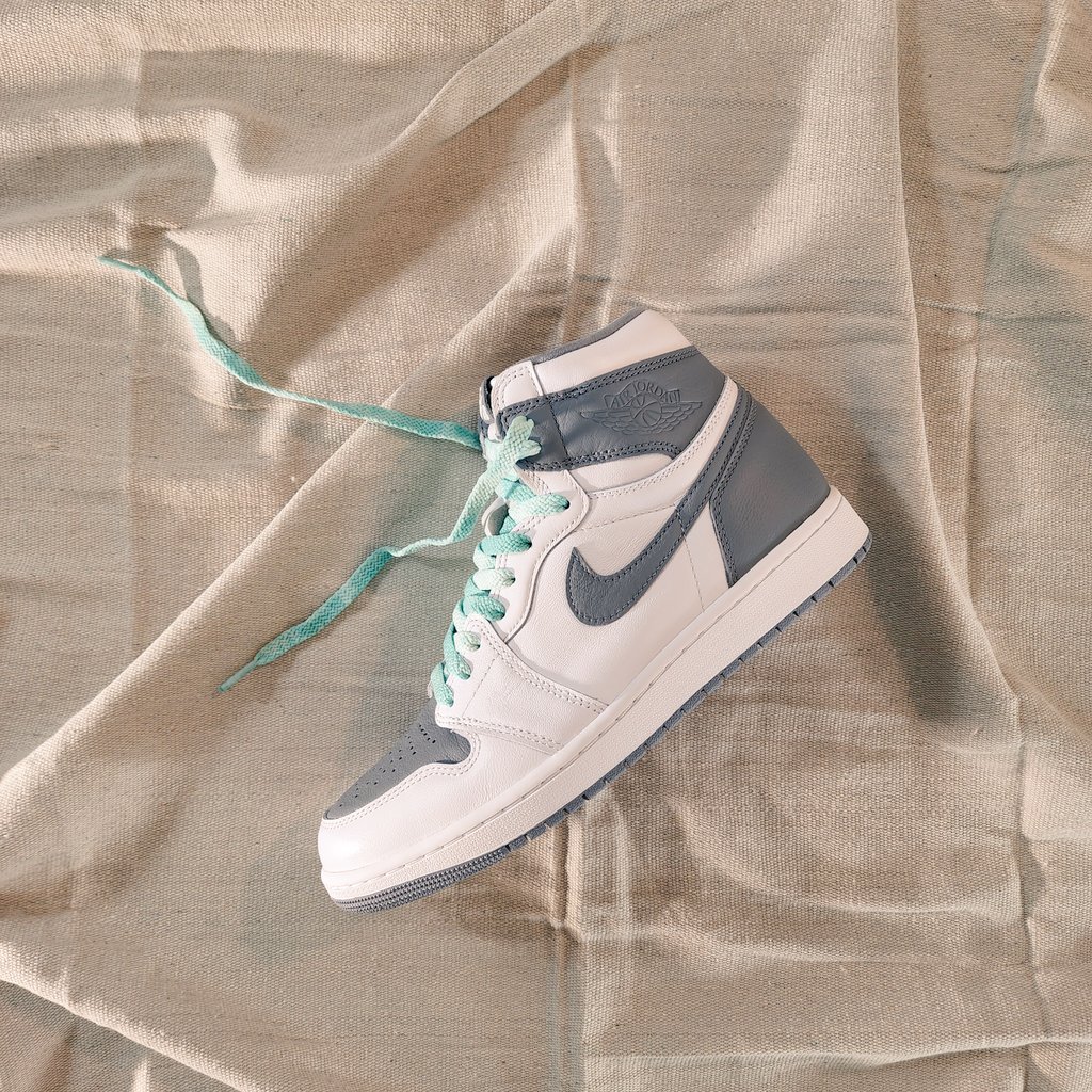 SNKR_SVAG's tweet photo. "Always a SUCKER for a good pair of Laces"
Foxtrott_uniform 🦊
Fade-Away Glacier 🧊
#Jordan1s #Stealth #Jordans #AJ1s #FoxLaces #YoFox https://t.co/HWVP8QIEfe