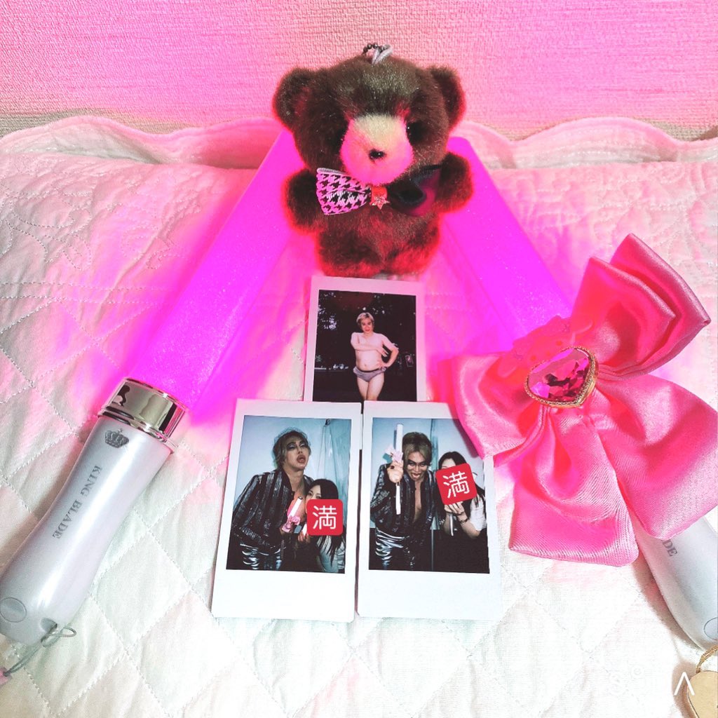 🥟 マンドゥ 🥟 (@man_man_do) on Twitter photo 今週末は推し活💕だKARA、
アレン様🌹✨に握ってもらって最高級⛩パウァー⛩注入してぁるこの最高級ペンライトリァ持参で
㌧トコ❣️
応援してくるザマス😡💖🫶🏩🐷 今週末は推し活💕だKARA、
アレン様🌹✨に握ってもらって最高級⛩パウァー⛩注入してぁるこの最高級ペンライトリァ持参で
㌧トコ❣️
応援してくるザマス😡💖🫶🏩🐷