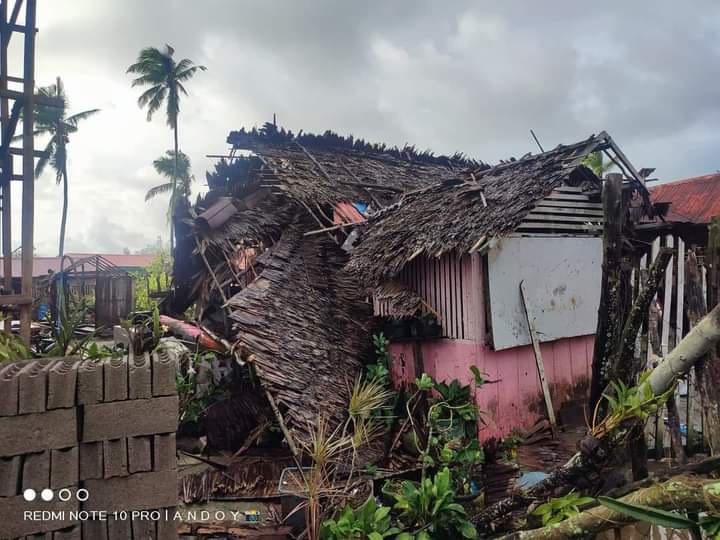 RoseeeyRoseeeyy's tweet photo. Need help‼️‼️‼️‼️ Typhoon Karding Victims, 
Any amount po eh sobrang laking tulong na po sa kanila. Thank you so much and God Bless!  ❤️❤️

P.S. Send me DM for the Gcash number for safety purposes po.  

#Karding
#BurdeosQuezon
#PolilloIsland
#SitioSubok
#Cabungalunan https://t.co/eYwdOOhLN9