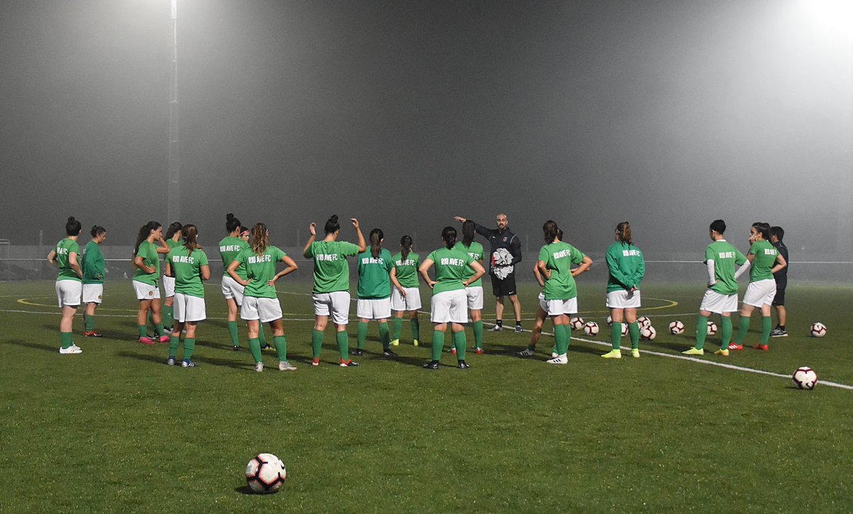 Várias jogadoras da equipa sénior de futebol feminino do Rio Ave denunciaram ao <a href="/Publico/">Público</a> que foram vítimas de assédio sexual na época 2020/21 por parte do treinador Miguel Afonso, atualmente no Famalicão.