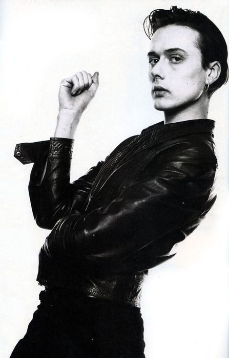 Happy birthday to the gorgeous talented Brett Anderson  I simply adore this man 