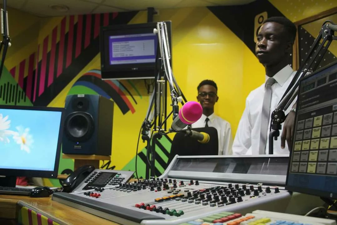 Greenstedschool's tweet photo. THROW BACK THURSDAY:
Media students took a trip to the Nation Media Group.
Media students were able to learn the practical knowledge and experience in the field of TV Broadcasting, Journalism and Multimedia.
#gisonline
#passionandpride
#media
#learningisfunwithus https://t.co/rEMwriOoZf