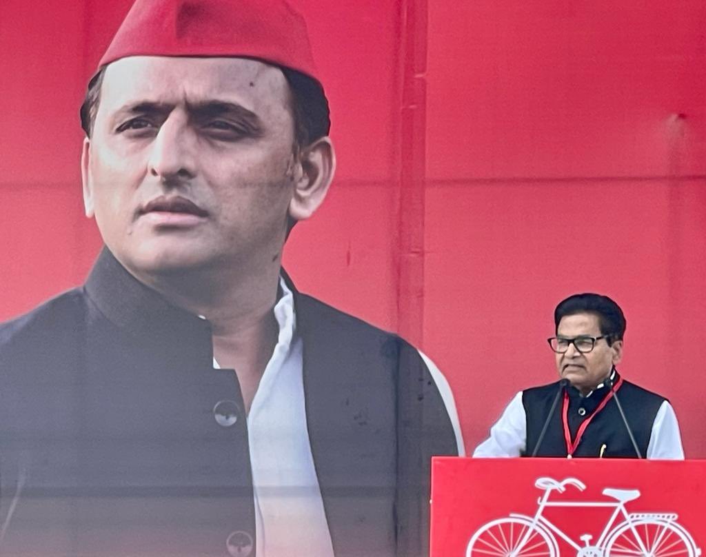 yadavakhilesh's tweet photo. https://t.co/eGrvgfqua7