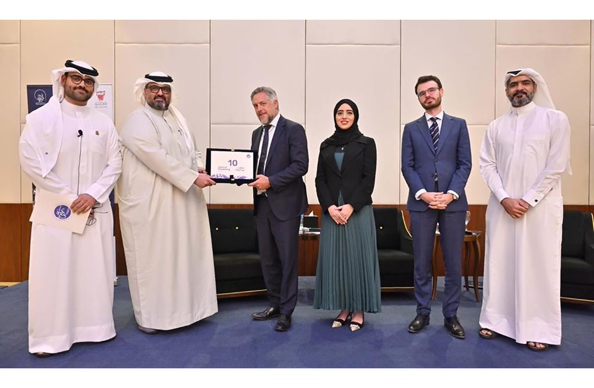 🇪🇺🤝🇧🇭سفير الإتحاد الأوروبي <a href="/eusimonpa/">Patrick Simonnet</a>  بمنتسبي الشاب البرلماني #البحرين 
<a href="/ALAYAM/">ALAYAM - الأيام</a> 
alayam.com/online/local/9…