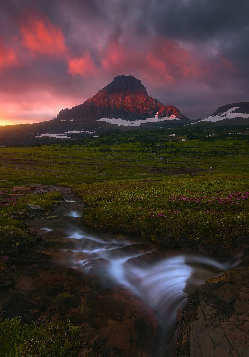 ryandyar's tweet image. Here’s Reynolds Mountain on four different occasions over the course of 15 years. Mountains seem to age way more gracefully than I do.
