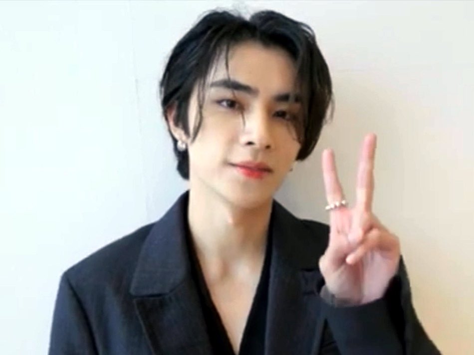 WayVXIAOJUNJP's tweet photo. こちらで最後です～💚
動画あげて下さりありがとうございます🙇‍♀️

#WayV #WeiShenV #威神V
#XIAOJUN  #肖俊
#PraewXWayV #Praew43rd #Praewmag https://t.co/xUN43doEvC