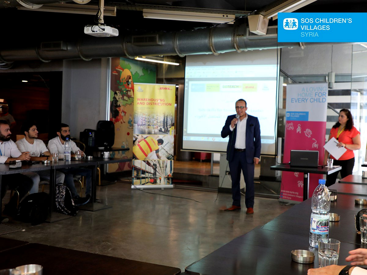 SOS_Children_Sy's tweet image. حضور مجموعة شباب وشابات من جمعية قرى الأطفال SOS في سورية برنامج تدريبي نظمته شركة DHL ، بهدف دعمهم في مختلف مهارات الحياة المهنية من أساليب تواصل وإدارة مشاريع وتسويق الكتروني وإدارة الوقت والعمل الجماعي.