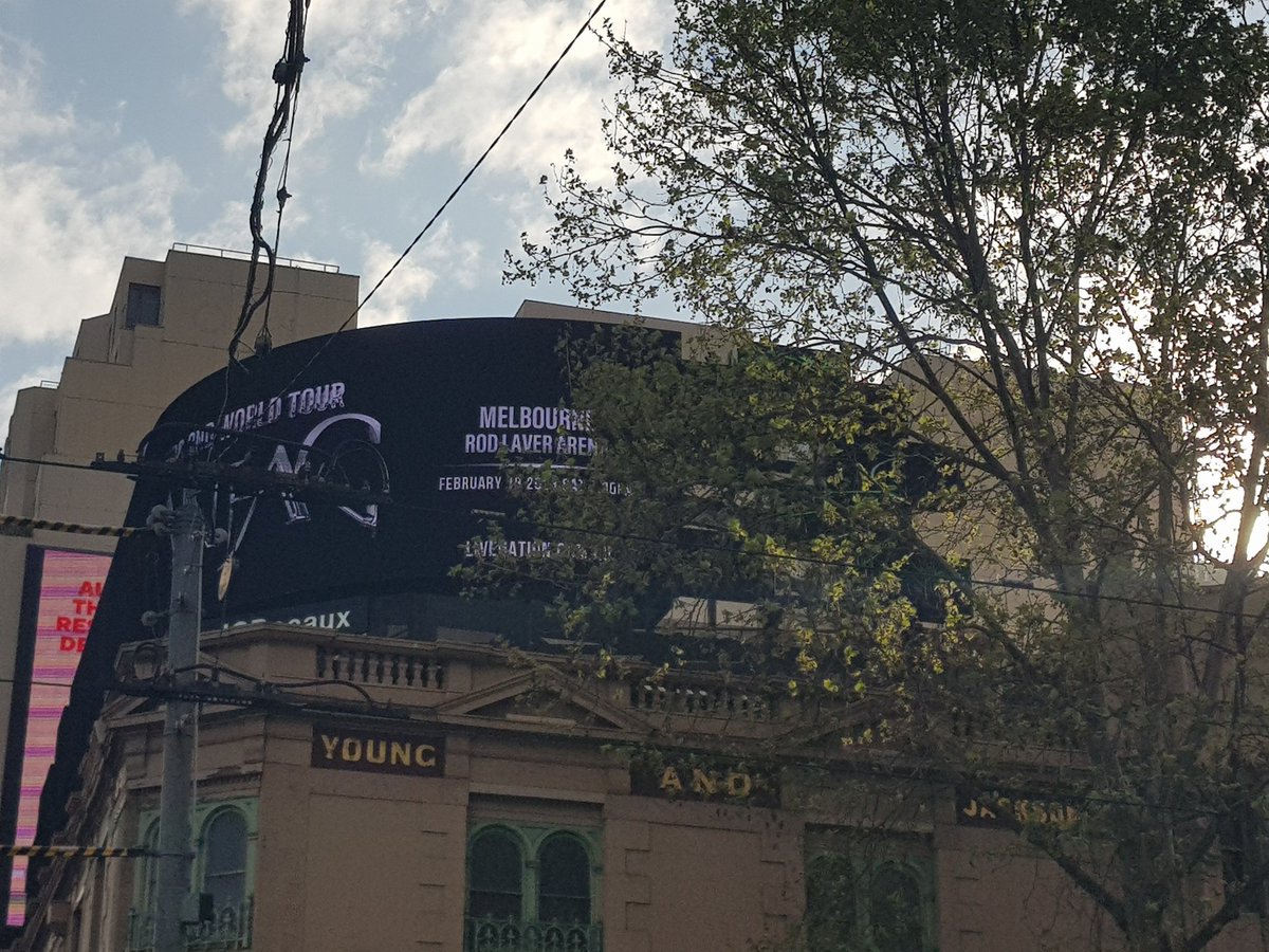 habibihq_'s tweet photo. WHAT WHAT WHAT OMG IM GOING INSANE THERES NO WAY!! #StrayKids #maniactour #australia https://t.co/3uVtfk22zK