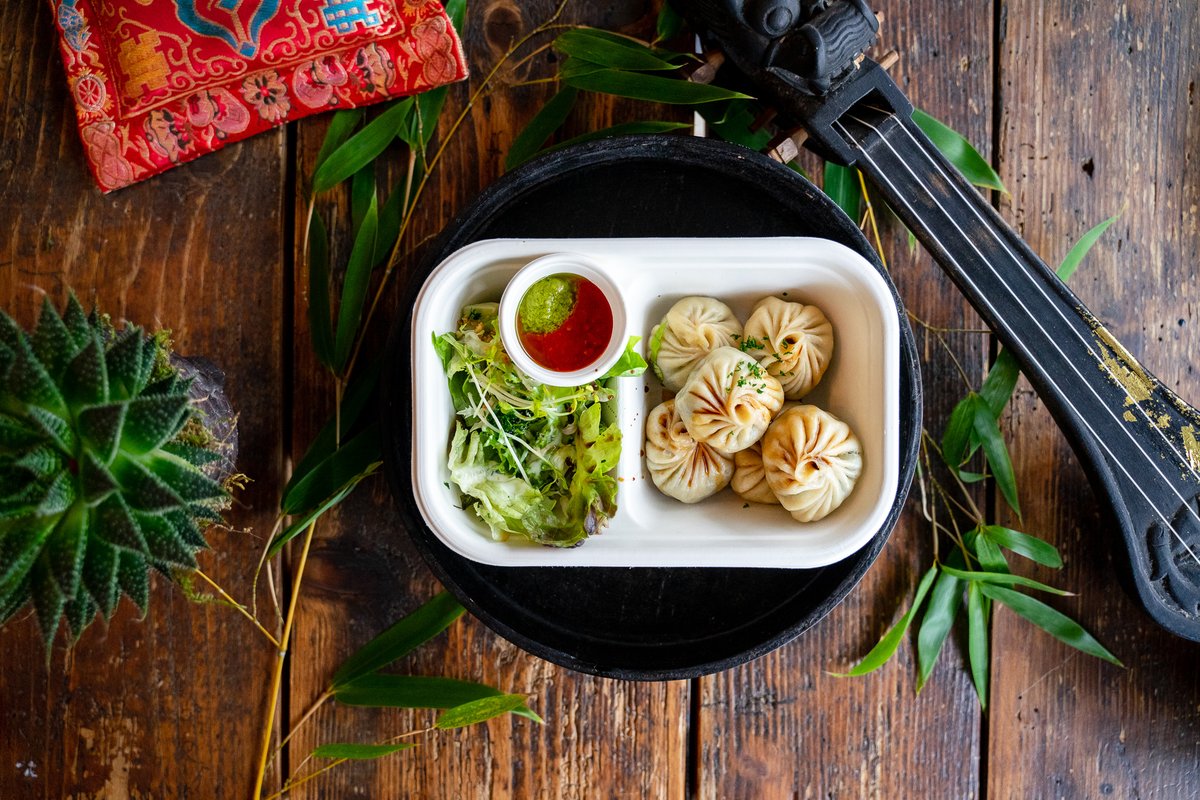 Ab dem 05.10. wird jeden Mittwoch  ein Food Truck von Roots of Himalaya vor der AND stehen. Wir freuen uns auf leckere Momos und Bowls!
roots-of-himalaya.ch