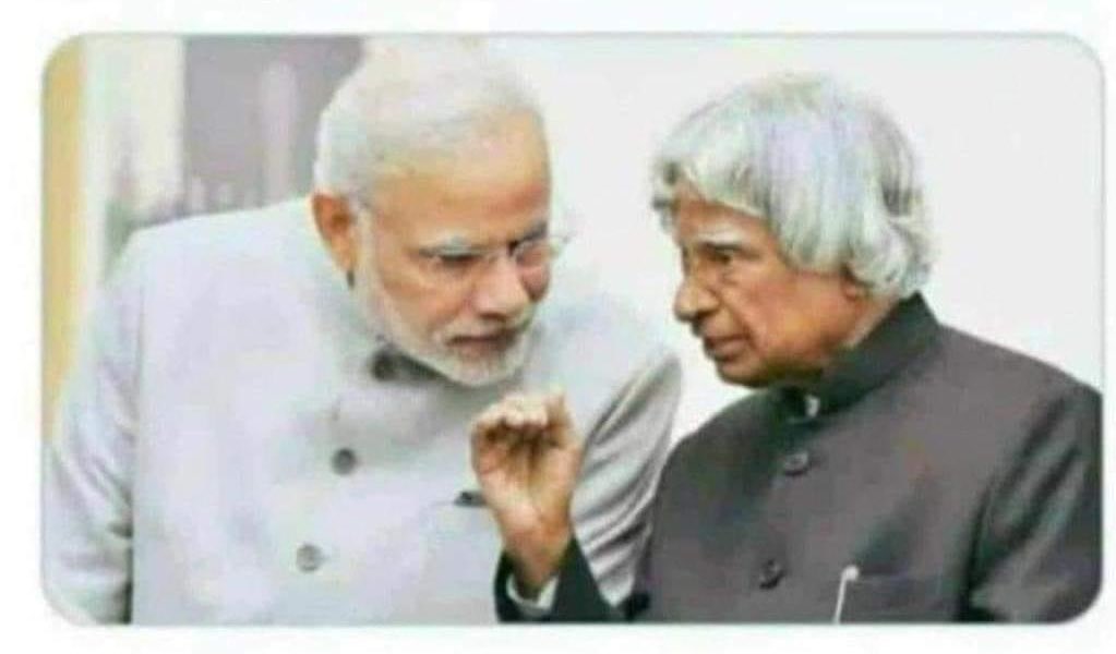 A rare pic of Dr. APJ Abdul Kalam wasting his time.