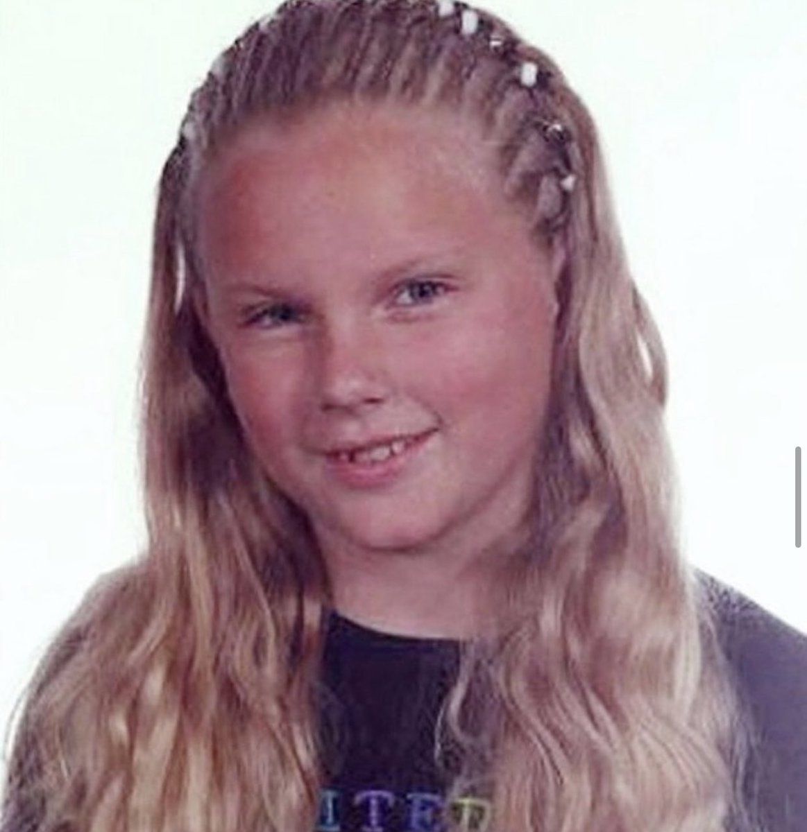 ts_old_tweets's tweet image. The last time an album sold as many copies as 1989 did first week, it was 2002, I was 12, and going through my ‘braids phase’ #nofilternecessary
(Nov 5, 2014)