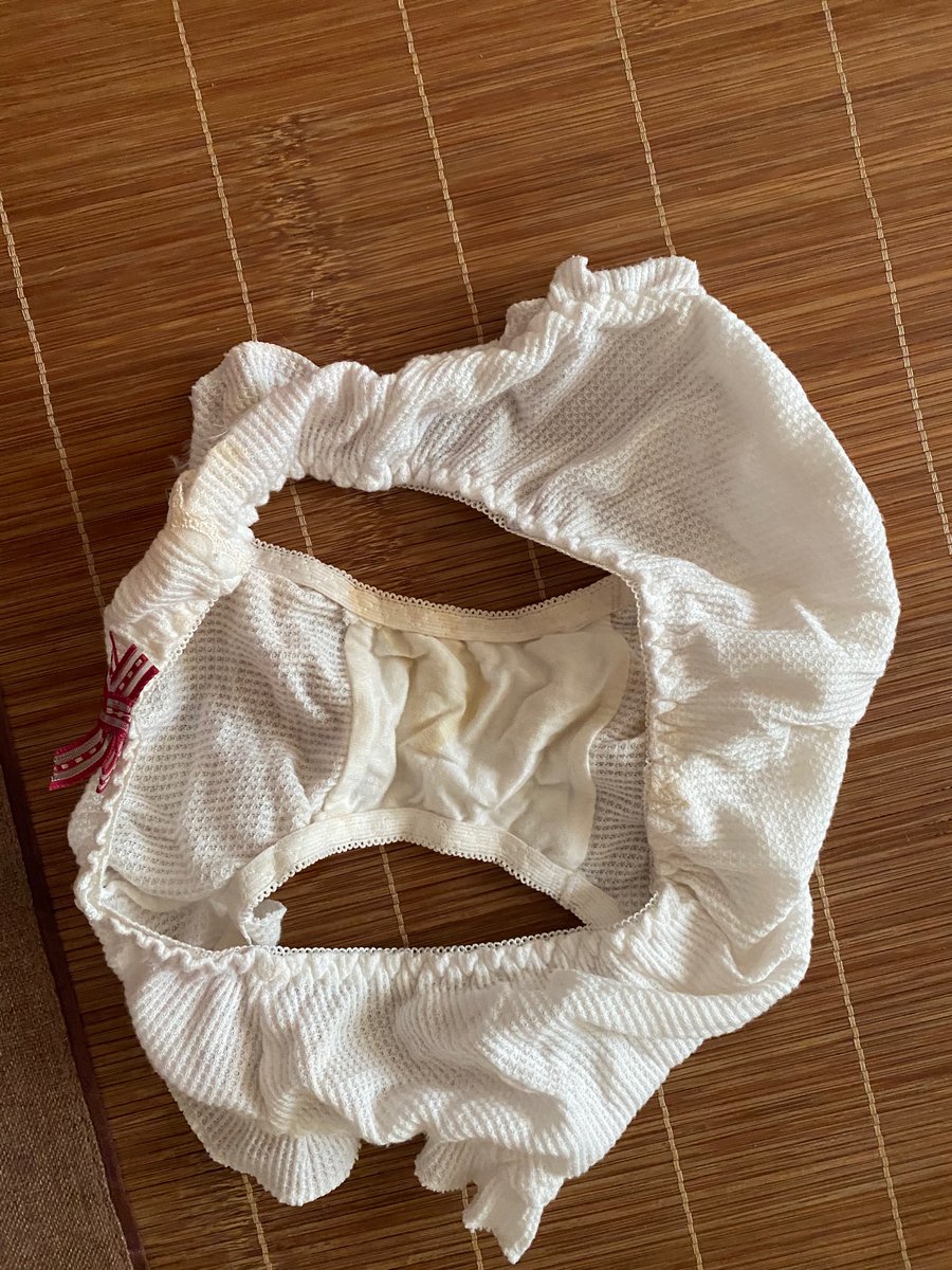 今日份内内 哥哥别弄脏了 慧慧还要穿呢 https://t.co/CYLKm2sDUq