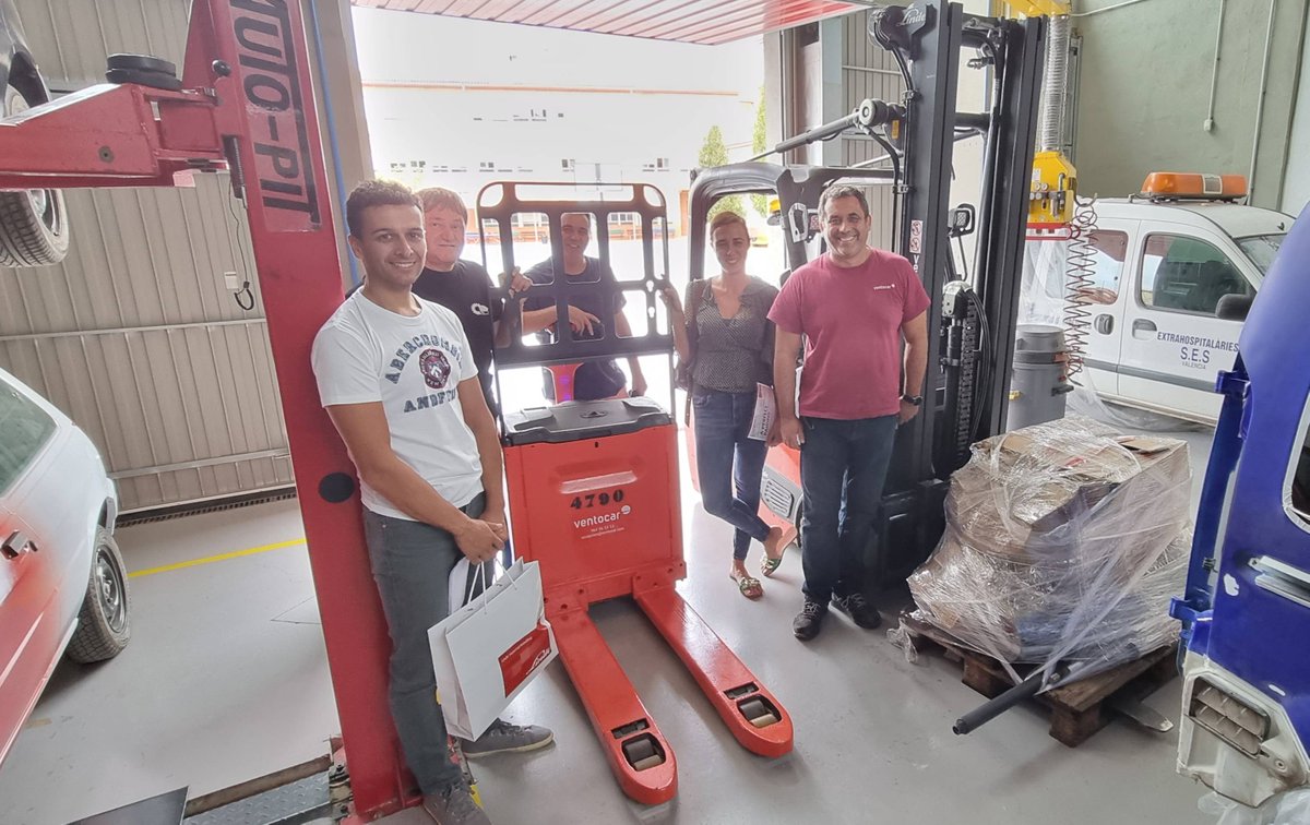 NOUS EQUIPAMENTS GRÀCIES A VENTOCAR

📌L'empresa VENTOCAR col·laborarà amb el nou cicle de Grau Mig Electromecànica de Maquinària 

🛺 Ens ha cedit un transpalet i un carretó elevador d'última generació

🛠 Destacar que aquest cicle és un dels més valorats per les empreses.