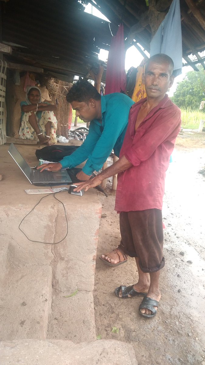 ગલીઓ ગલીઓમાં જોઇને pmjay ના કાર્ડ બનાવ્યા
અમને અમારા અધિકારીઓ એ દબાણ નથી કર્યુ તો પણ લોકોને અમે આ લાભ અપાવ્યો.
અમારા જેવા કોઈ કર્મચારીઓ હોય તો કો સરકાર શ્રી જેઓ કોઈ પરિપત્ર આવ્યા વગર સરકાર શ્રી ની યોજના ને પહેલા નંબર પર લાવ્યા. 
#TechnicalCadreMphwFhw
#टेक्नीकलकेडरआरोग्यकर्मचारी