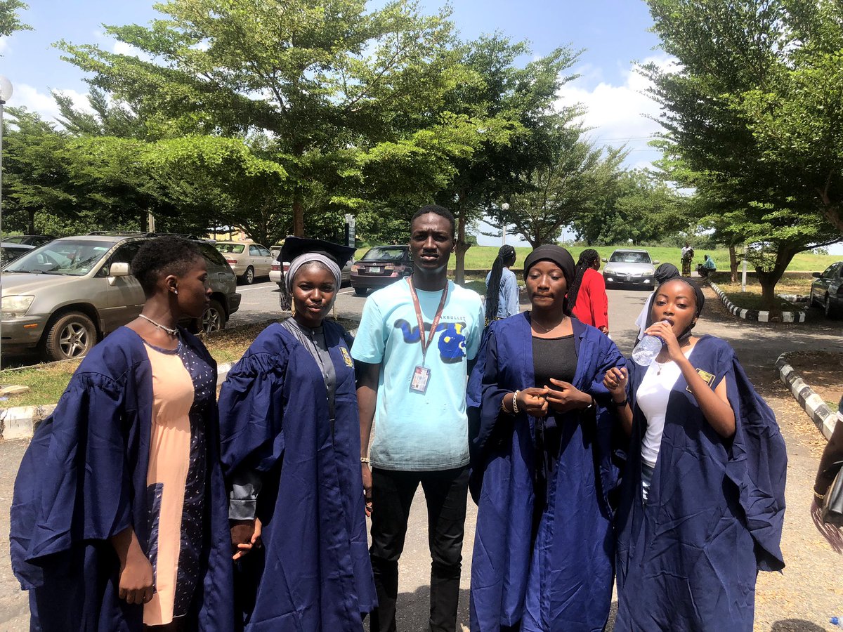 Olalegacy11's tweet image. This day last year, Unilorin did her 2021 matriculation. A year after, I’m still a hanging graduate. They are yet to reach 200Level.
ASUU did. 
#EndAsuuStrikeNow