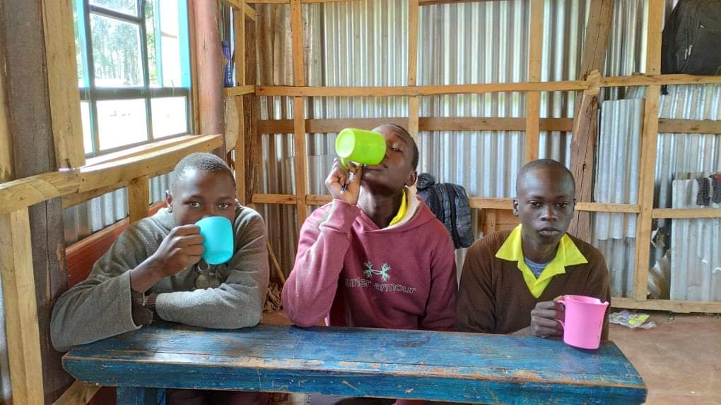 olopshadrack's tweet photo. Inua village to global promotes quality education, to achieve  this we have feeding programme in all our three schools, we are looking for friends who are willing  to support us achieve this great mission, be part of our work through supporting our course. https://t.co/IyuBkqgaWv