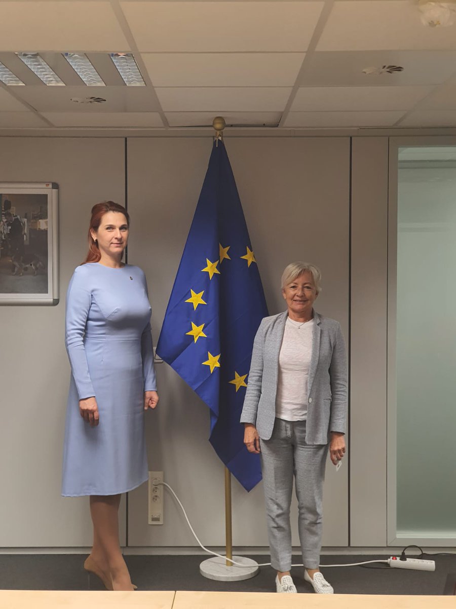 Constructive meeting with @MoniquePariatEU We discussed the identification of 🇪🇺 digital tools and technologies, which connected with the capabilities of 🇲🇩's MIA, could increase the value of analyzes and forecasts for the preparation of a rapid response to challenges.