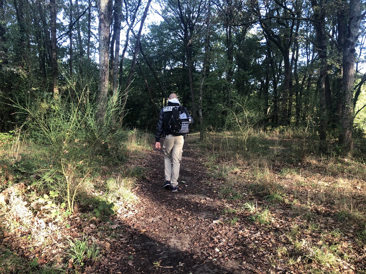 Le corps d’un homme, partiellement brûlé, vient d être découvert dans les bois, au parc de la Bégraisière à Saint-Herblain par un promeneur ce jeudi matin peu après 7h. La PJ est sur place. 
(Pour <a href="/presseocean/">Presse Océan</a>)