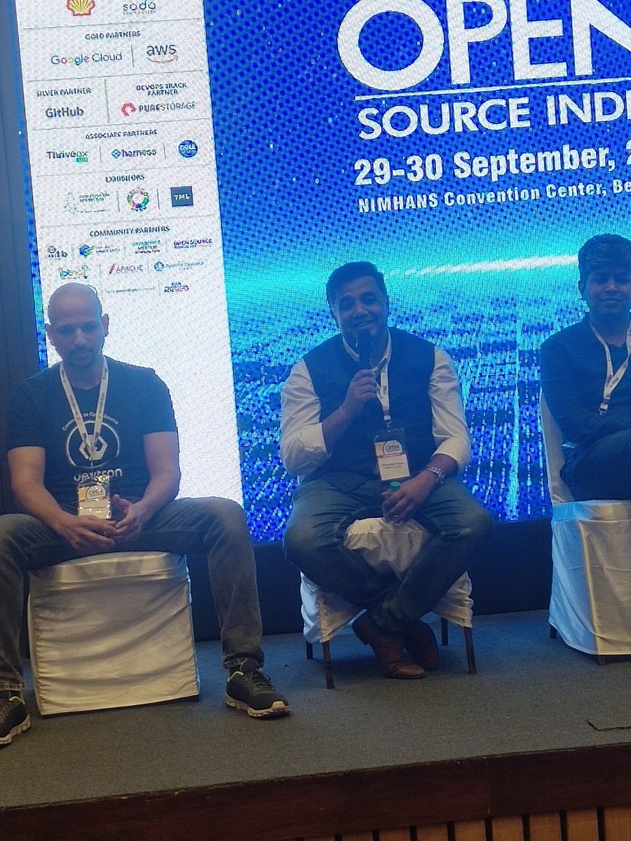 pathaksaurav's tweet image. Divyanshu Verma from Redinent Innovation on opensource communities @divyanshuverma #OSI2022 @OpenSourceForU
