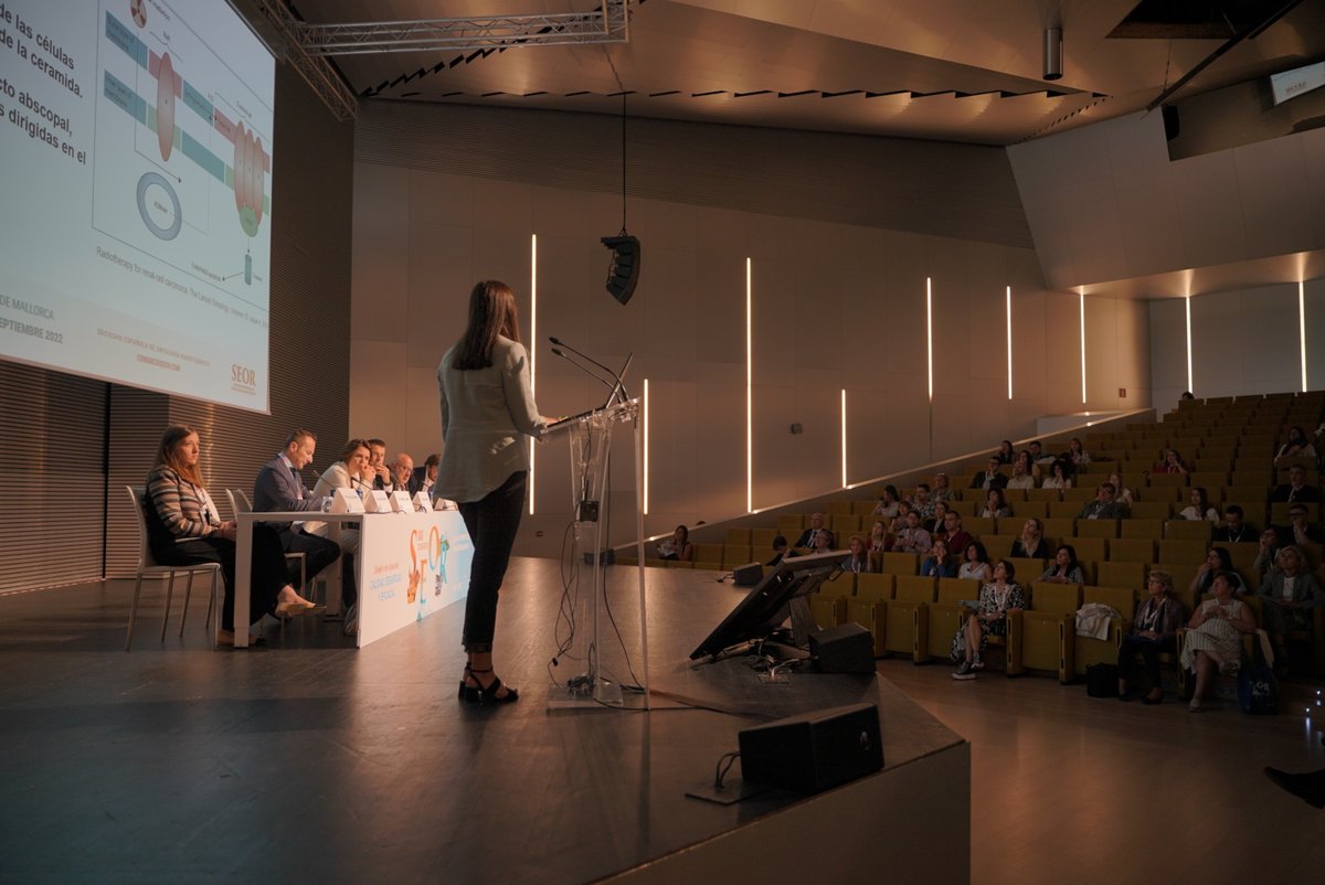 SEOR_ESP's tweet photo. HIGHLIGHTS #SEOR22 
@megiguren  
Cáncer Genitourinario: creando las bases del futuro de la RT genitourinaria mediante el uso inmejorable de la SBRT y excelentes ensayos fase II.
#radonc https://t.co/49NeEtDFAN