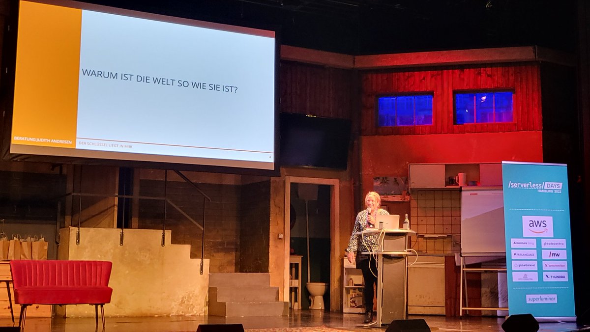 wolkencode's tweet image. Danke an Sandra Schwendler für den wunderbaren Talk, wie wir es schaffen gerechter zu denken und zu handeln 👏 Impulse wie wir inklusiver handeln und Diversity in unserem Leben fördern können. Danke auch für deine positiven Auslegung zur Quote! 🫶 #serverlessHAM