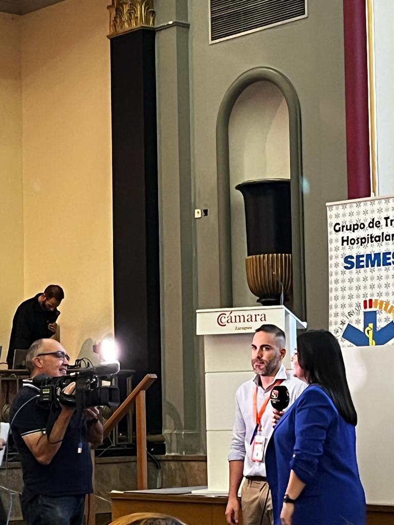 SEMES_'s tweet photo. ¡La II Jornada Nacional de #triaje ya ha comenzado! @Triaje_SEMES 

🟥🟧🟨🟩🟦

1ª Mesa: Integración de los sistema de #triage extrahospitalarios y hospitalarios en un accidente de múltiples víctimas en Aragón  

📌Puedes seguirla en directo desde YouTube: https://t.co/mG3KPIB8u5 https://t.co/1NcUeBX8ty