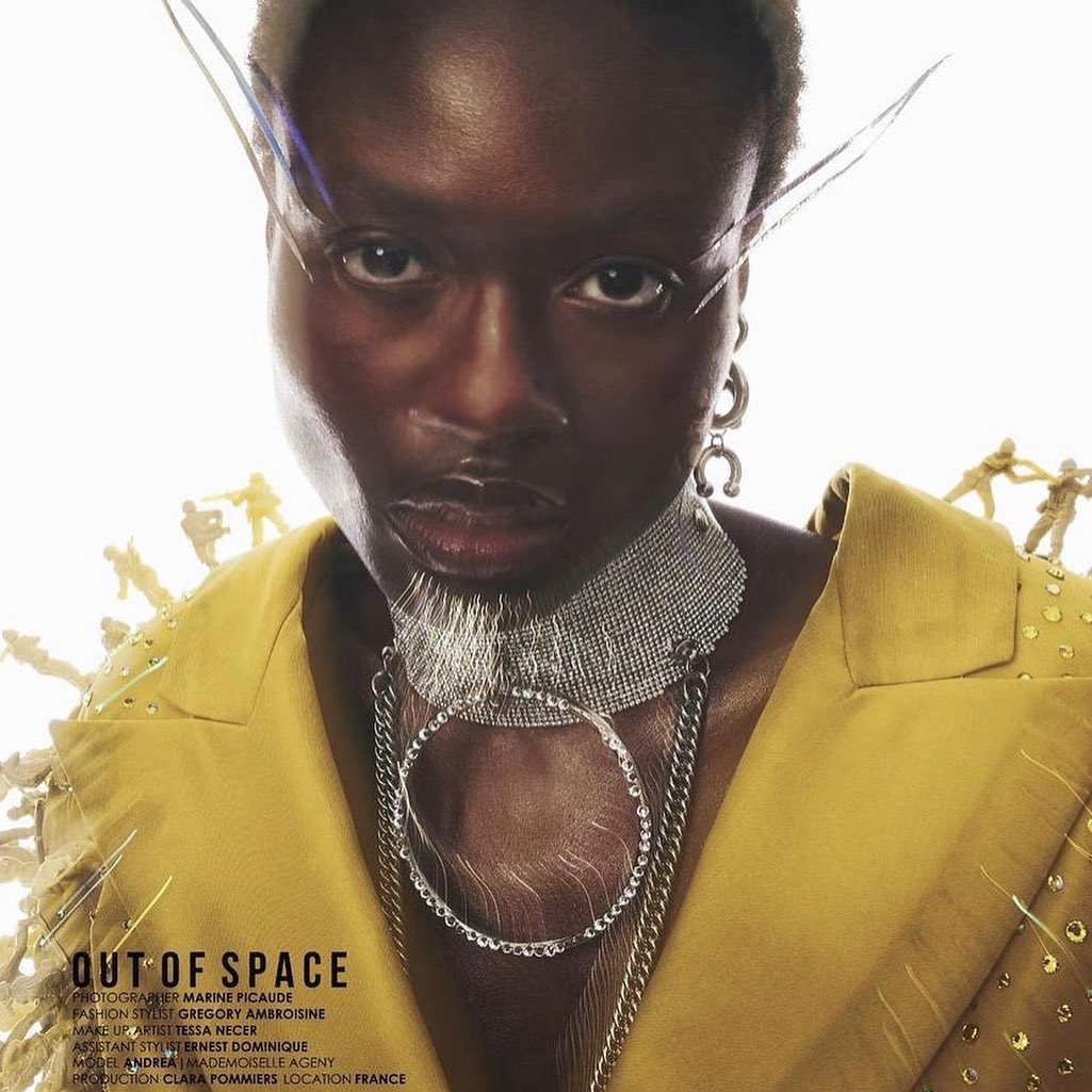 onauratoutvu's tweet photo. Out of space.. Couture jacket by @onauratoutvu furthered in @afrostylemagz
@livifraise @yassenwonderland
Photos by @marine_picaude_photography
Style @gregambroisine
#onauratoutvu #couture #jacket #blackpower #onauratoutvucouture #fashioneditorial #afromagazine https://t.co/n2zlo2fVSb
