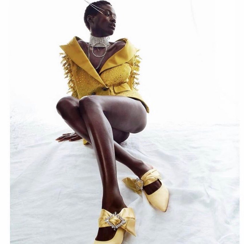 onauratoutvu's tweet photo. Out of space.. Couture jacket by @onauratoutvu furthered in @afrostylemagz
@livifraise @yassenwonderland
Photos by @marine_picaude_photography
Style @gregambroisine
#onauratoutvu #couture #jacket #blackpower #onauratoutvucouture #fashioneditorial #afromagazine https://t.co/n2zlo2fVSb