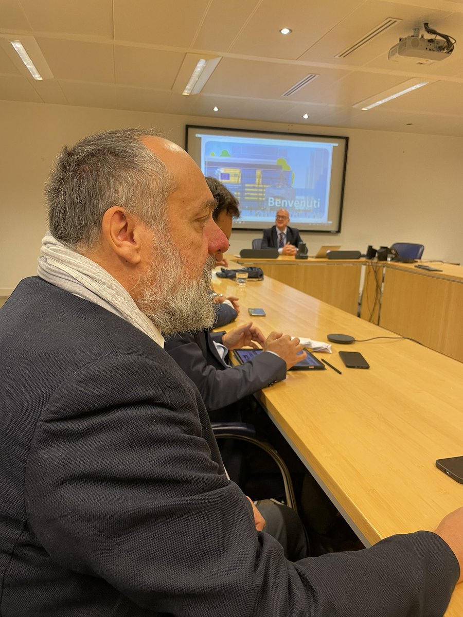 acqui64's tweet photo. Delegazione piemontese incontra a #brussel @beppeguerini, Presidente @CECOP_coops e membro del Cese. L’Europa è la casa comune di cui avere cura. https://t.co/ZLKGjuF5OY