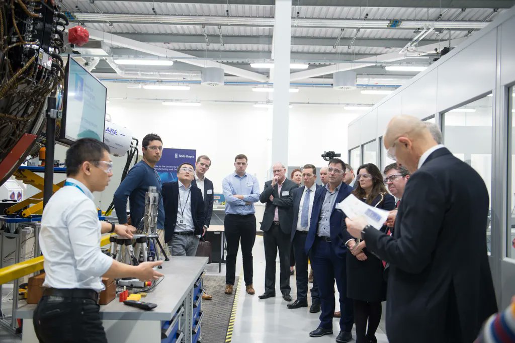 UoN_UTC's tweet image. Our team showcasing our #robotots during the Advanced Manufacturing Building Open Day back in 2018 #tbt