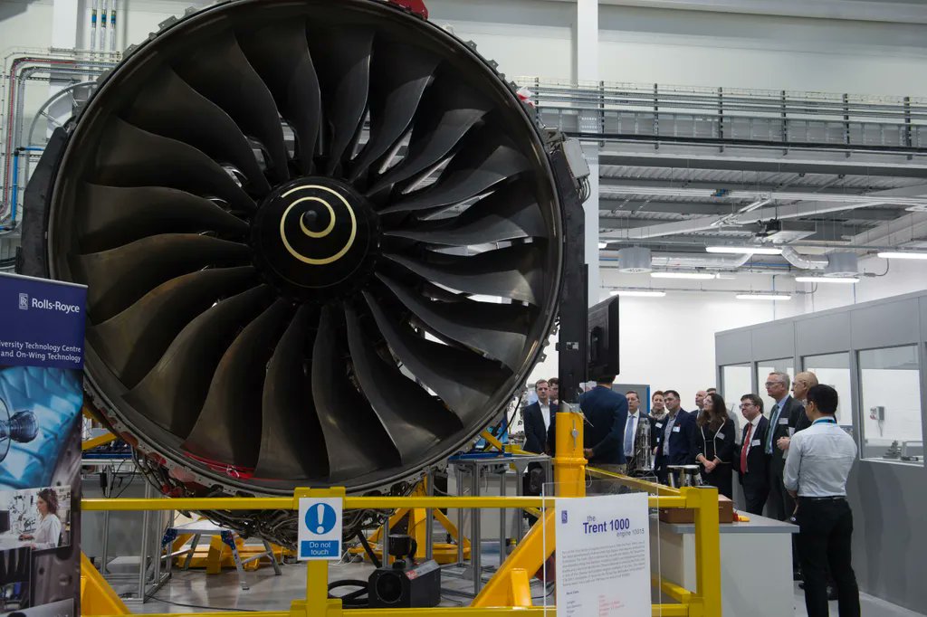 UoN_UTC's tweet image. Our team showcasing our #robotots during the Advanced Manufacturing Building Open Day back in 2018 #tbt