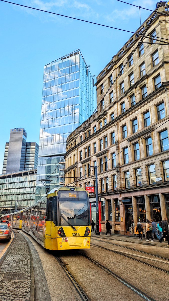 cesarbul's tweet photo. Nicholas Croft #Manchester 
#ManchesterPhotos https://t.co/HA18wkK4pn
