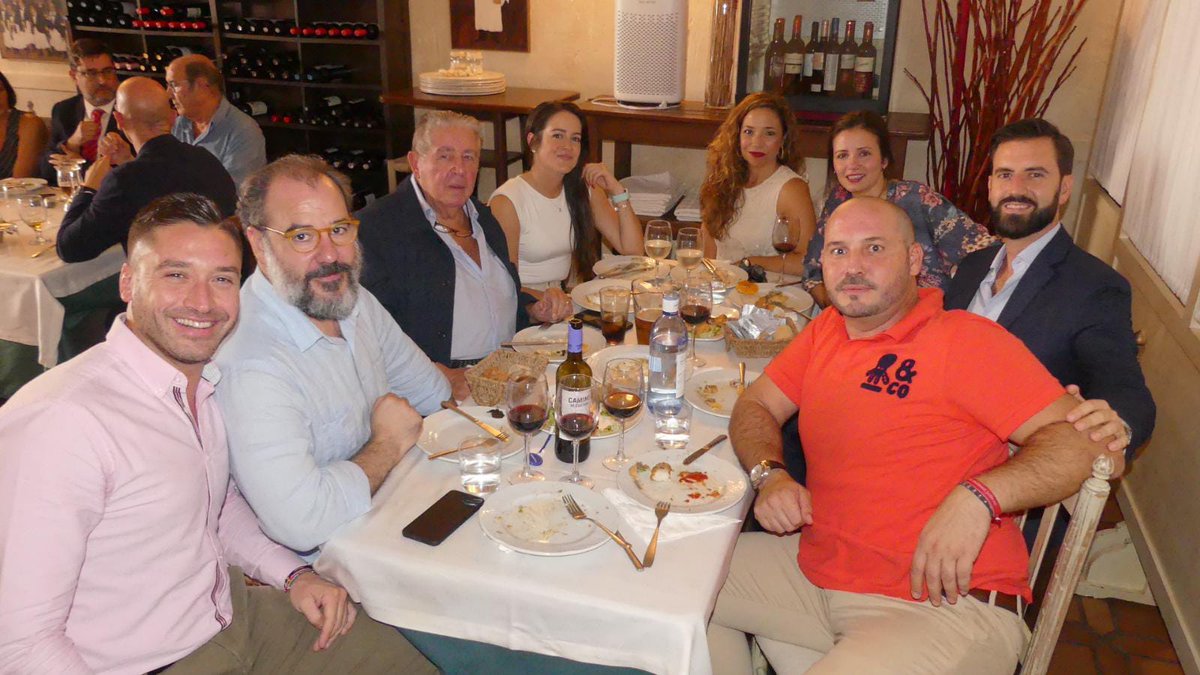 FormacionGecko's tweet photo. GECKO participa en el XVIII Almuerzo empresarial de CENSUR. Porque la UNIÓN hace la FUERZA... #empresas #censur https://t.co/mzPWWBoGaJ