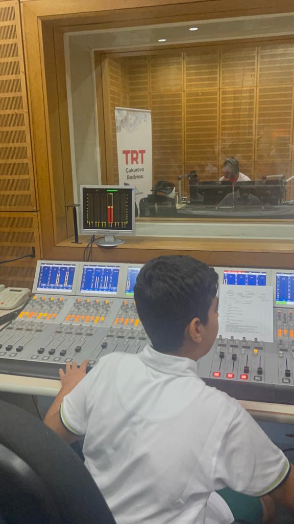 7. Sınıflarımız ile "İletişim ve İnsan İlişkileri" konusu kapsamında TRT yi ziyaret ettik. <a href="/cigdemkarakas16/">Çiğdem Karakaş</a>