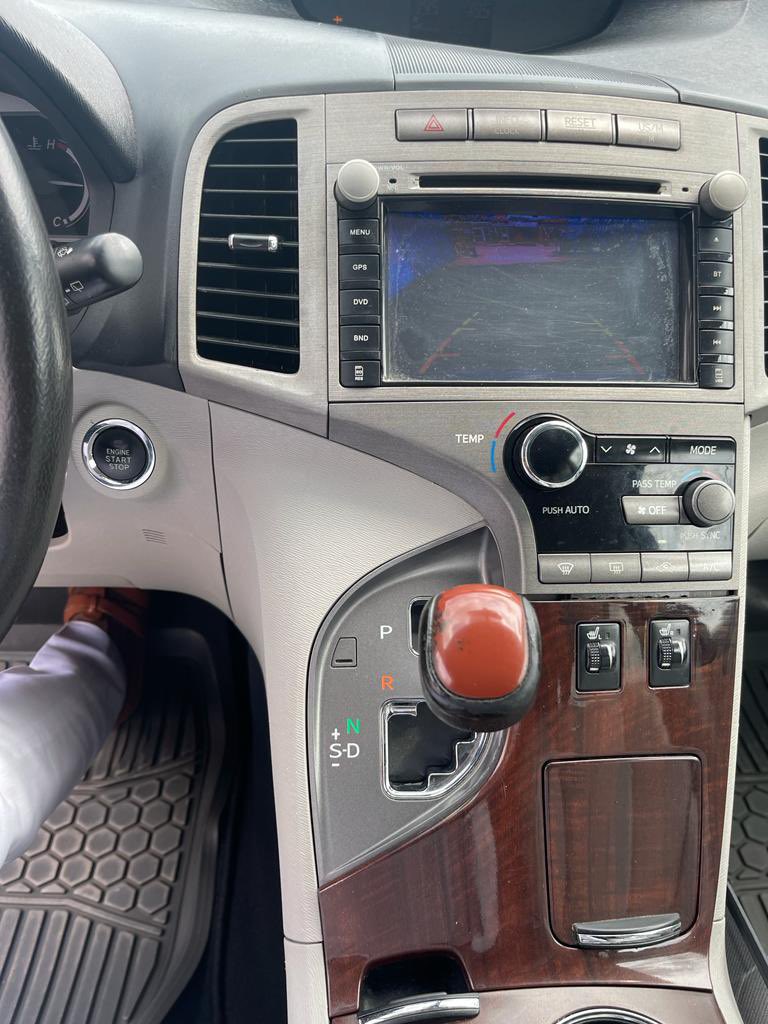 ExsphereAutos's tweet photo. Good deal🔥🔥
Neatly used Toyota Venza 2010 model.
Very clean and sharp
Thumbstart 
Leather seat 
Navigation screen 
Alloy rims
Sound engine and gear
Ac chilling 
Price: 5.6m slightly negotiable 
Contact: 08141256640
WhatsApp: https://t.co/bsSBStFwly
Location: Magodo, Lagos. https://t.co/JJaPAdwyL2