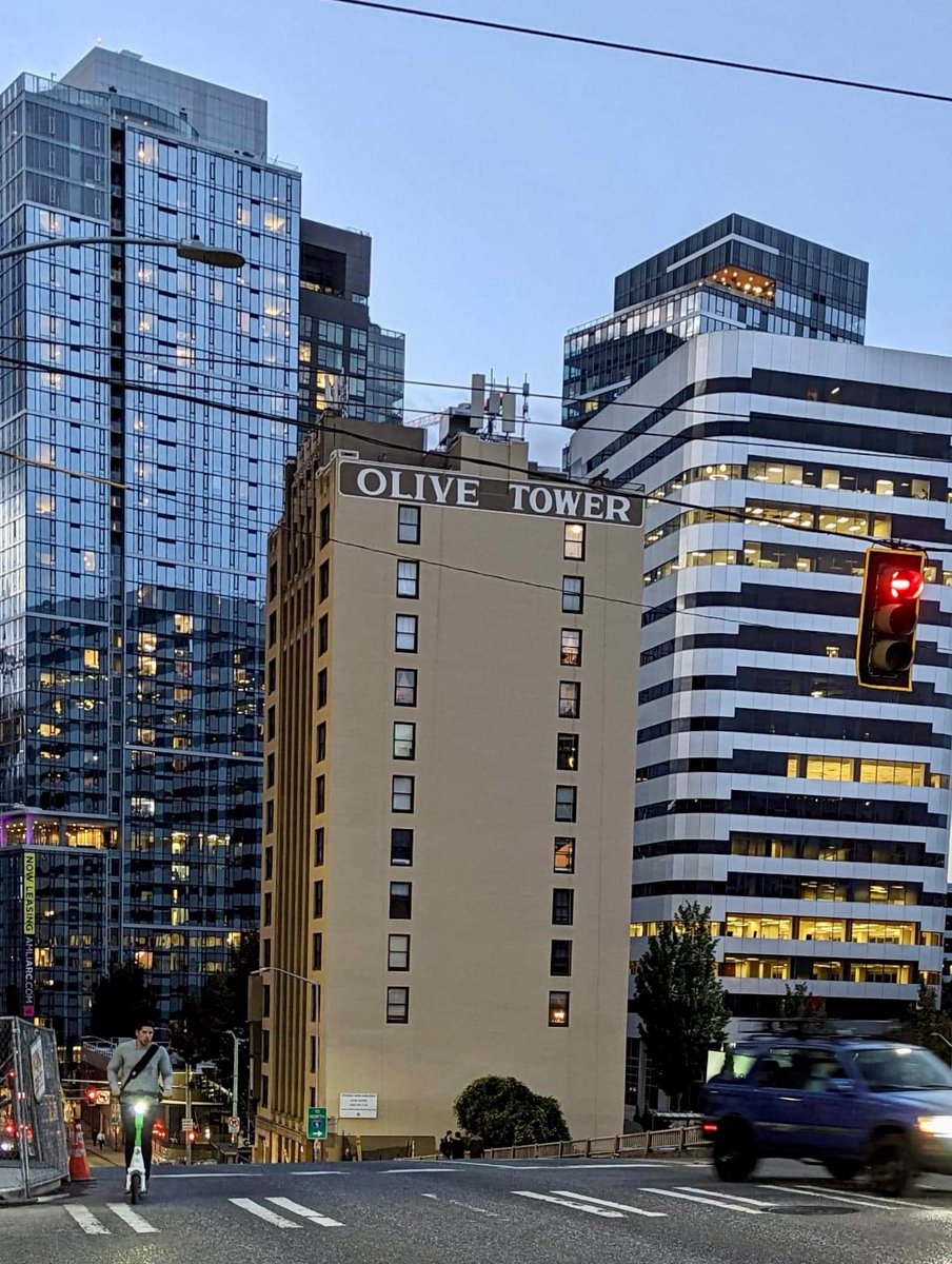 commitglobalorg's tweet image. 1/7 Wrapping up 2 full days of extremely rewarding content and meaningful connections at the #TechAgainstTrafficking Summit in #Seattle, all successfully organized by @BSRnews and hosted by @amazon ! Our thoughts and ideas for the future in the🧵 ⤵️