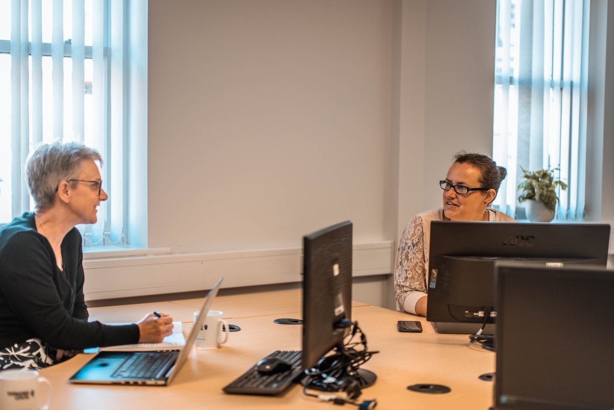 Pryd oedd y tro diwethaf i chi newid eich amgylchedd gwaith? 🤔

Gallai newid i weithle rydych chi'n edrych ymlaen at weithio ohono wella'ch cynhyrchiant a'ch creadigrwydd, a rhoi hwb i'ch iechyd meddwl 🚀

#UKCommunityRenewalFund